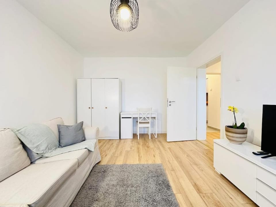 Deluxe Quiet Family Oasis Apartment in Timisoara