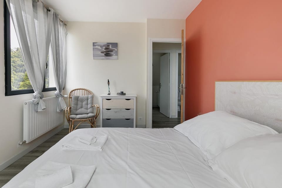 Living room, Bedroom