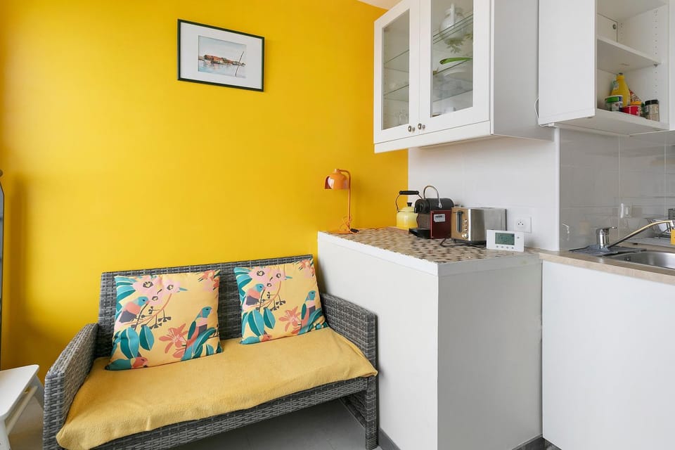 Property building, Living room