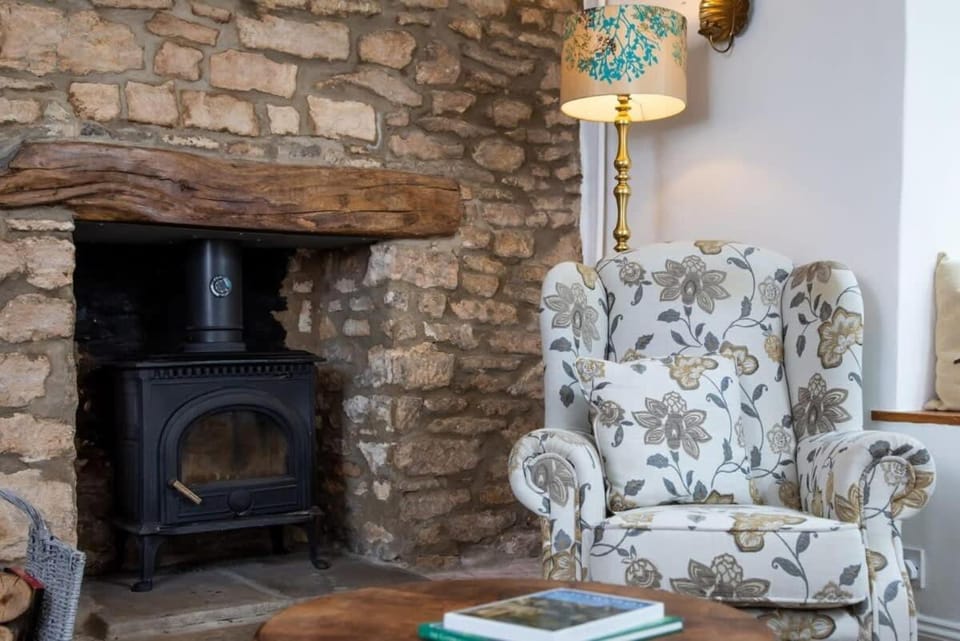 Beautiful Cotswolds Cottage & Garden House in Nailsworth