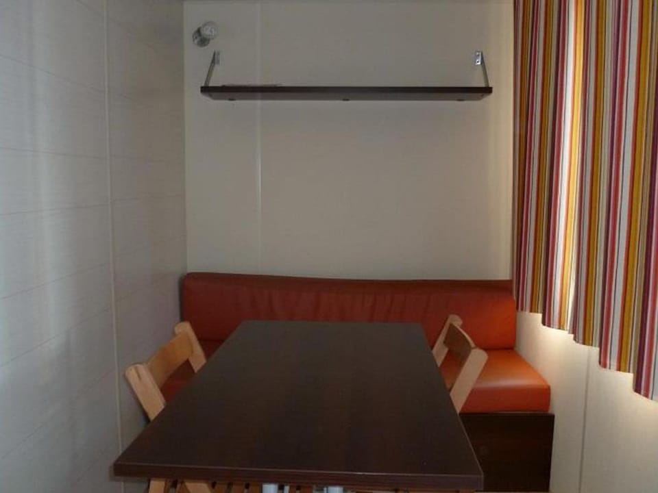 Location Mobil-home avec terrasse à Bayas - API-1-52-1045 Campground/ 
RV Resort in Nouvelle-Aquitaine