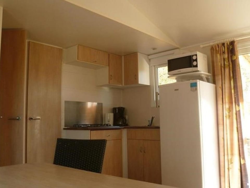 Mobil home avec terrasse - 3 chambres - Bayas - API-1-52-1031 Campground/ 
RV Resort in Nouvelle-Aquitaine