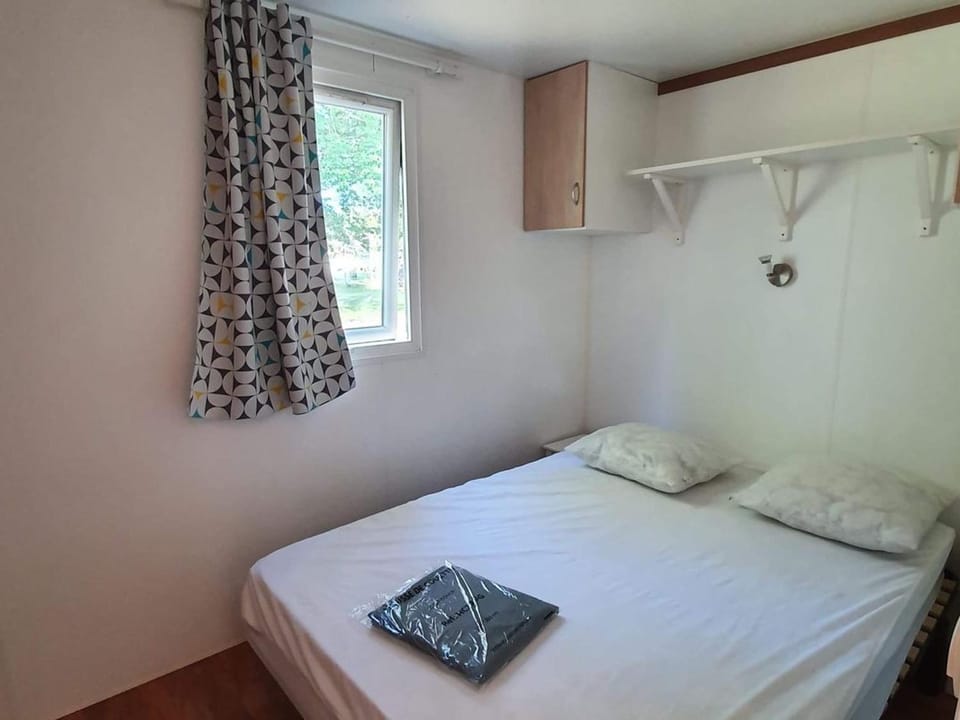 Mobil-home 35m² avec terrasse pour 5 personnes - API-1-52-1034 Campground/ 
RV Resort in Nouvelle-Aquitaine
