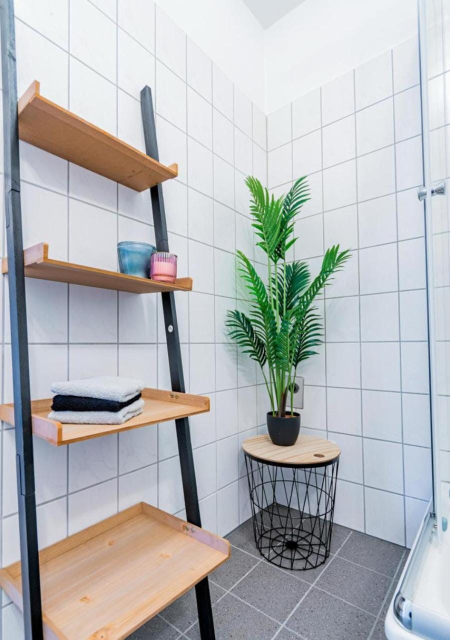 Shower, Bathroom, towels