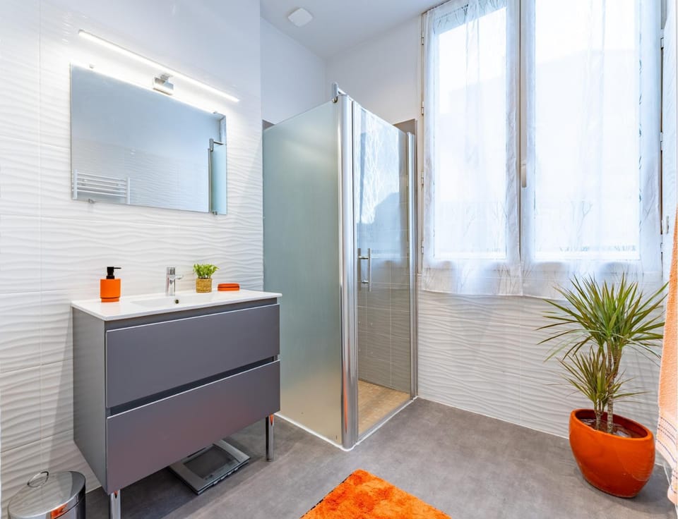 Shower, Bathroom