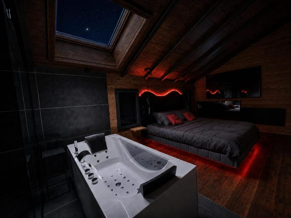 Bed, Bedroom, Bath