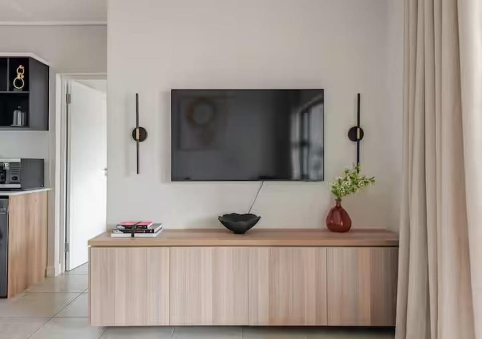 Morden Waterfall Escape Apartment in Sandton