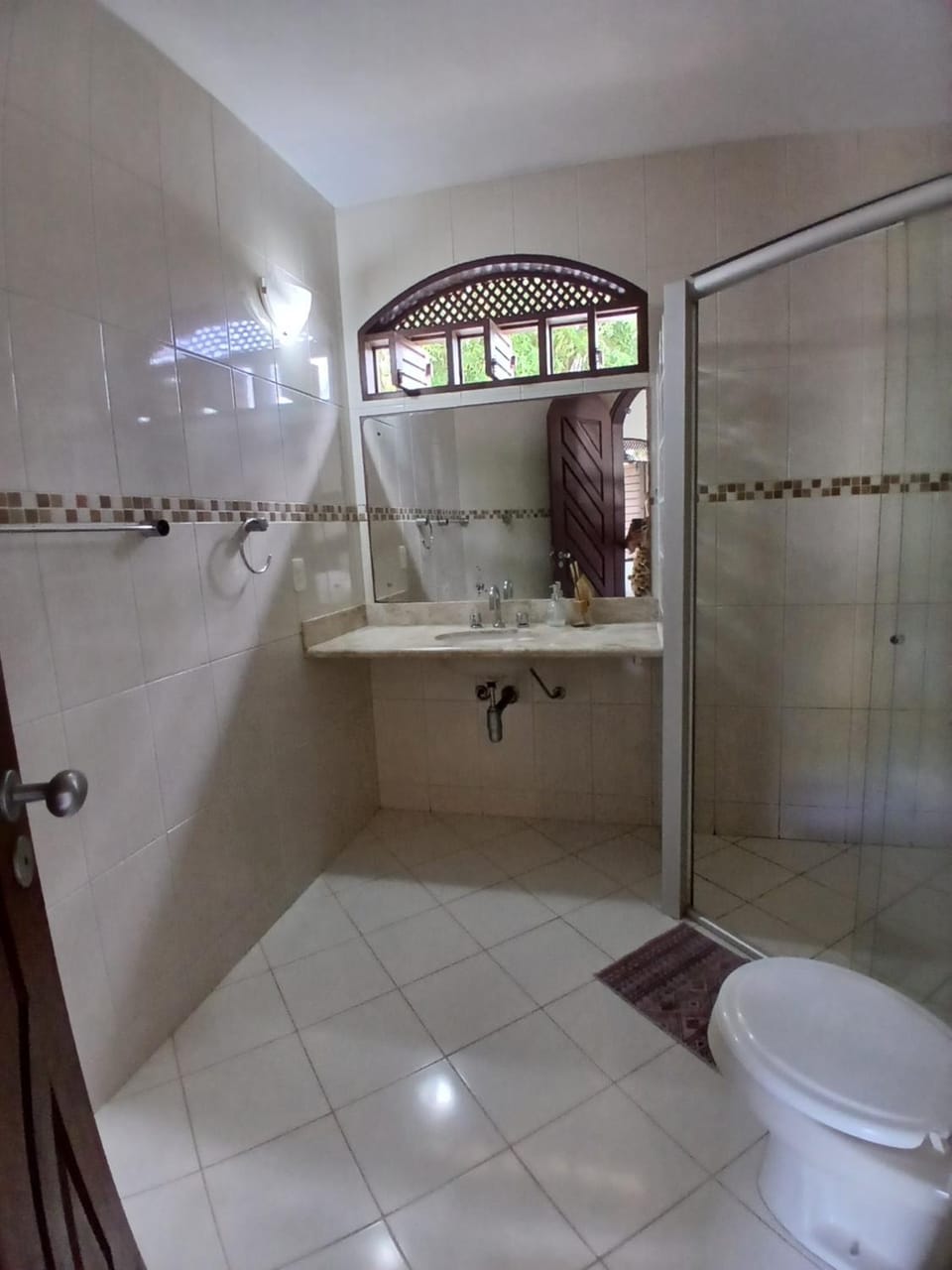 Shower, Toilet, Bathroom, bidet, towels