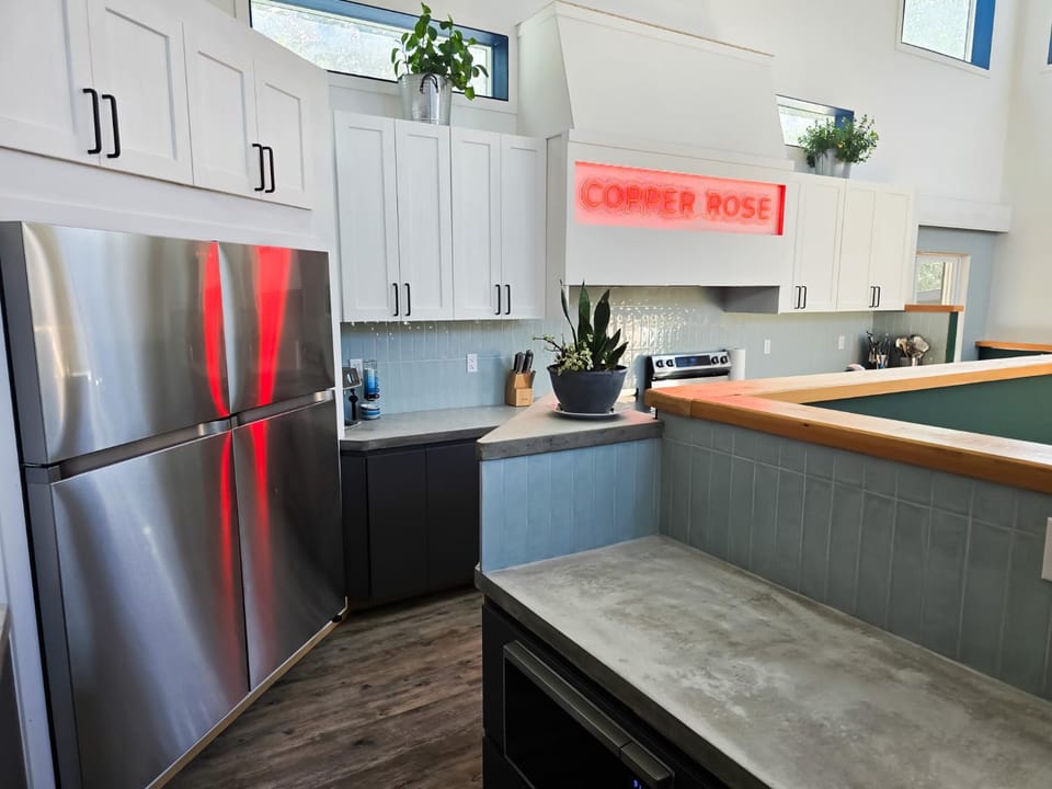 Copper Rose Retreat - Mountain B&B Bed and Breakfast in British Columbia