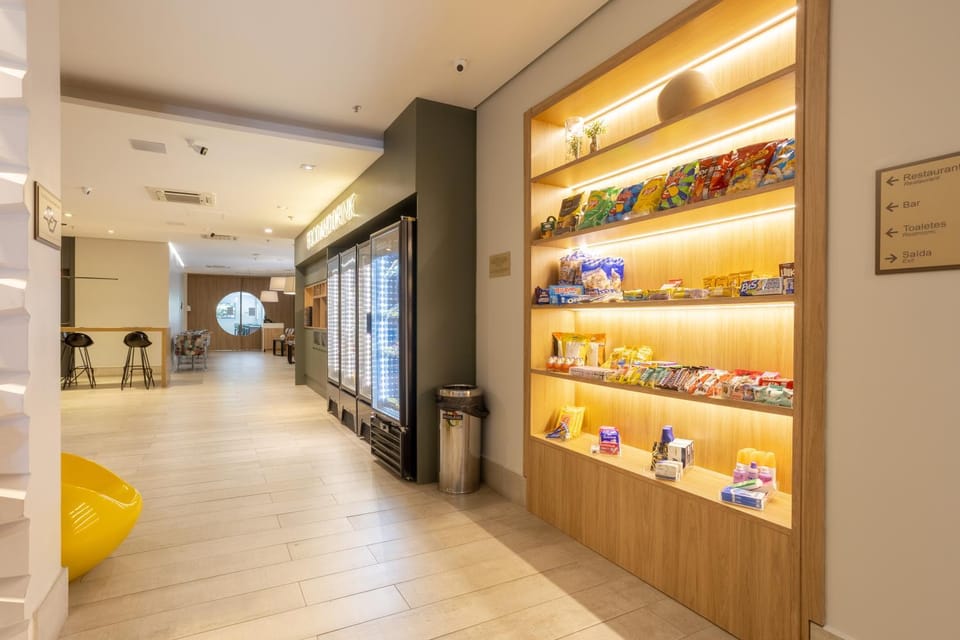 Communal lounge/ TV room, Supermarket/grocery shop