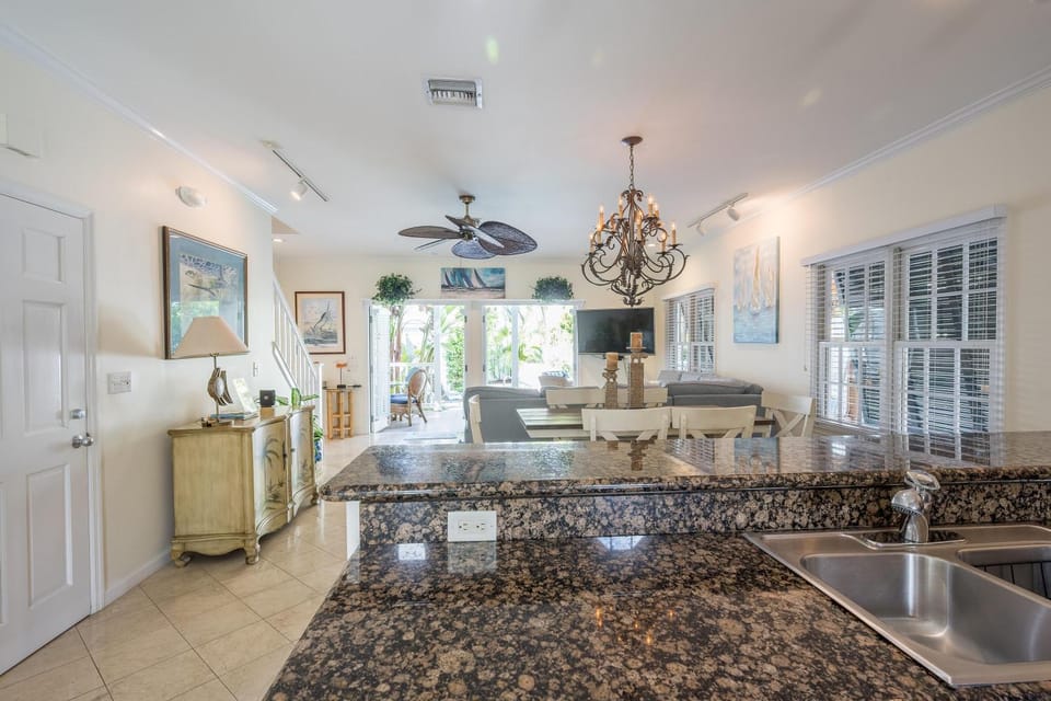 A SUNSET BREEZE House in Key West