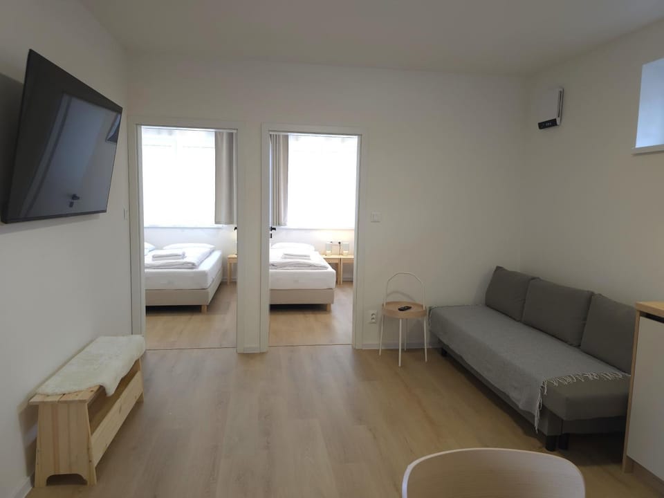 Communal lounge/ TV room, TV and multimedia, Living room