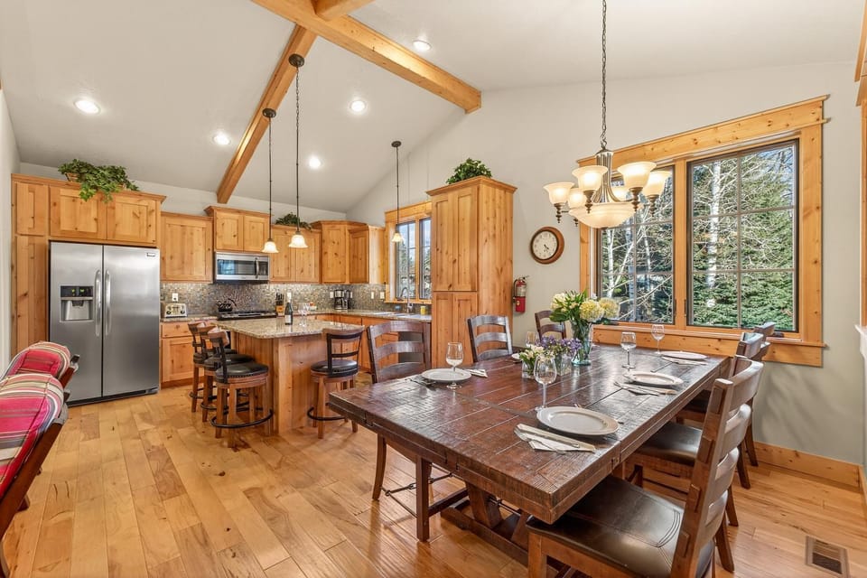 Ballymccall - Downtown Greystone by lake with air conditioning House in McCall