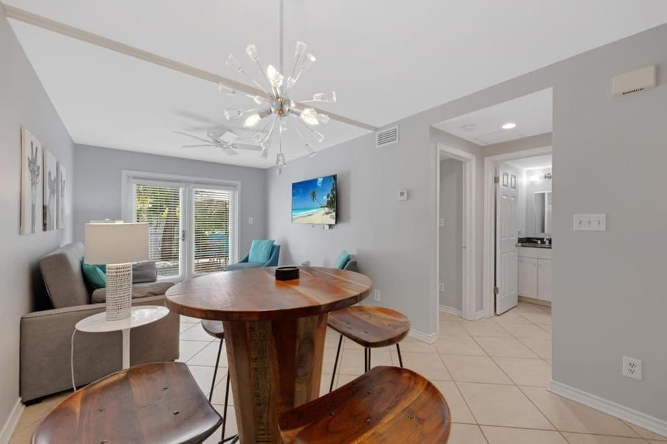 1 AQUA OASIS House in Key West