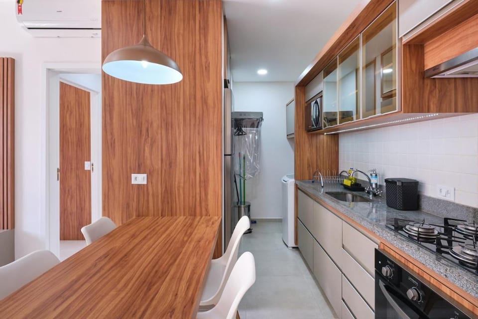 12 ITAJOBI - Hugo e Samira · Apto Novo. Roupas de cama, Wi-Fi, A/C e piscina Apartment in Ubatuba