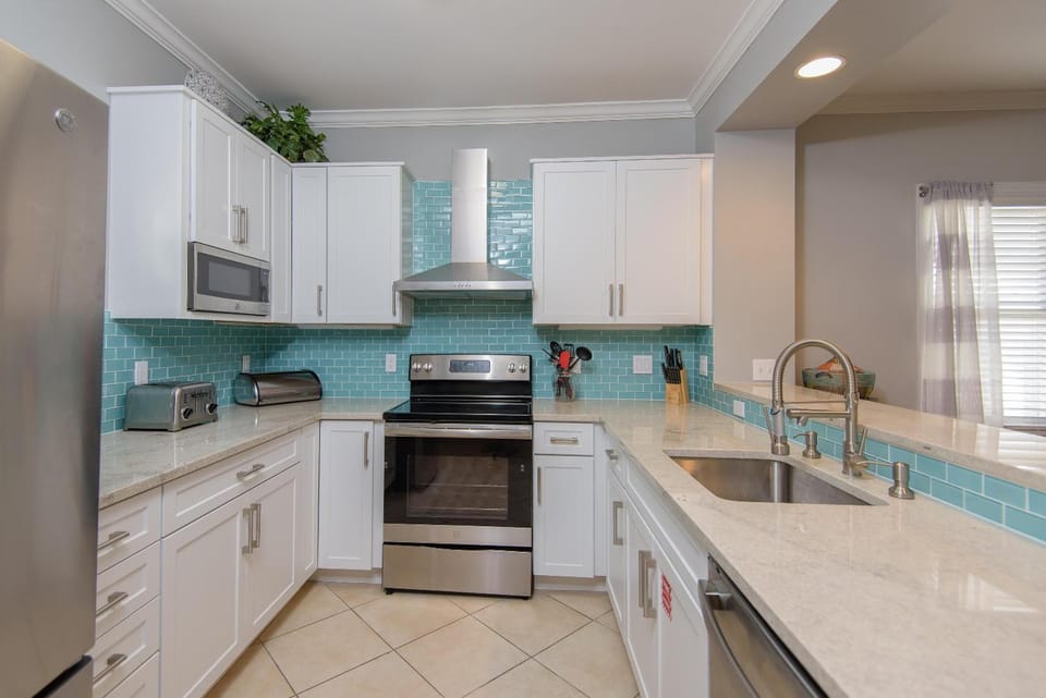 COOL BREEZE House in Stock Island