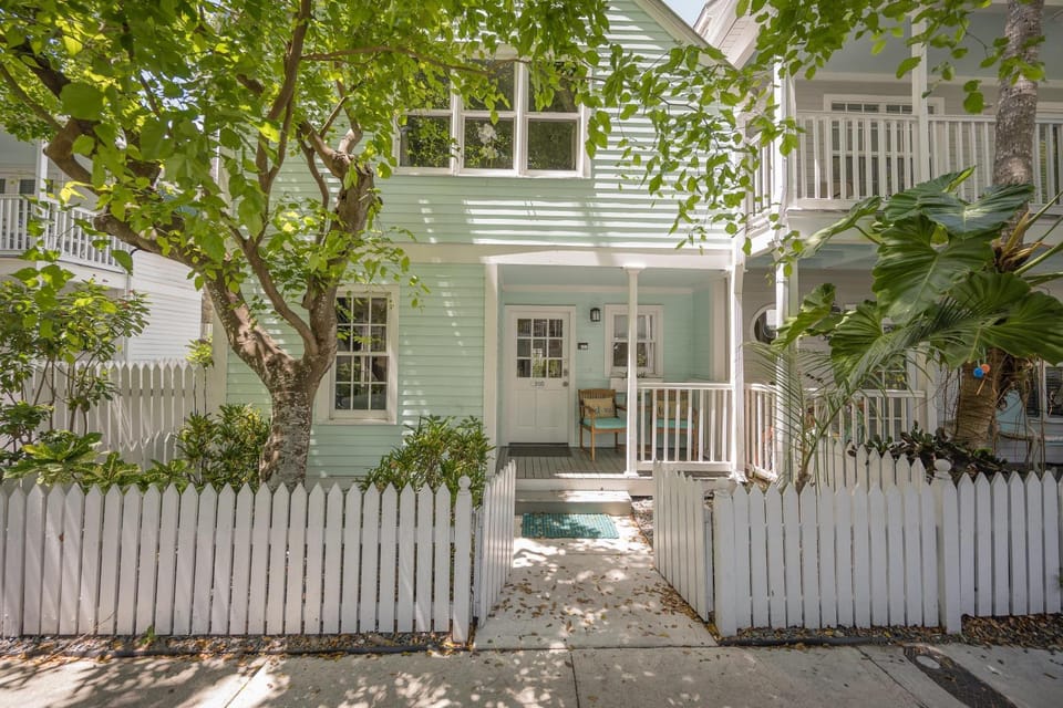 BLUE LAGOON House in Key West