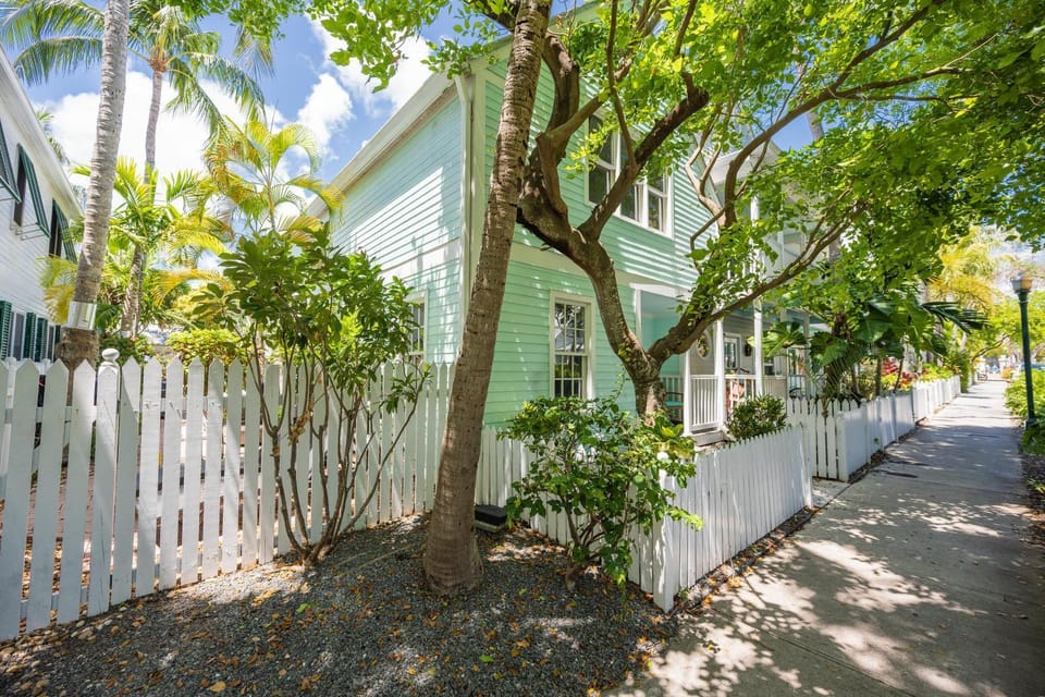 BLUE LAGOON House in Key West