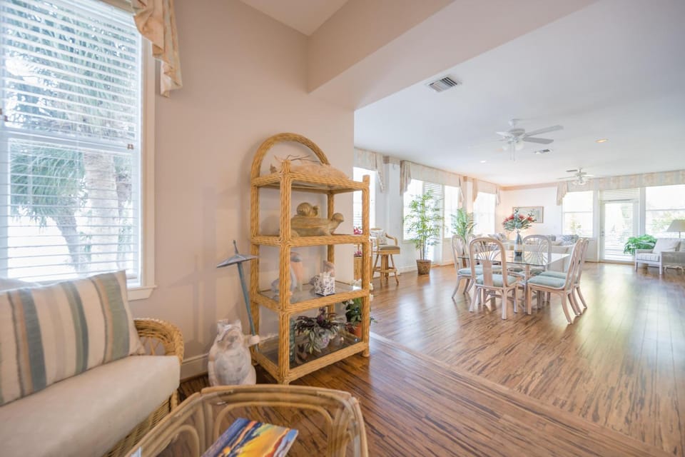 SALTWATER ANGLER House in Key West