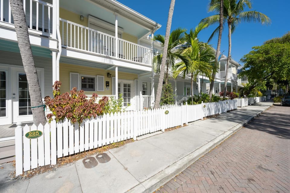 HIGH TIDE House in Key West