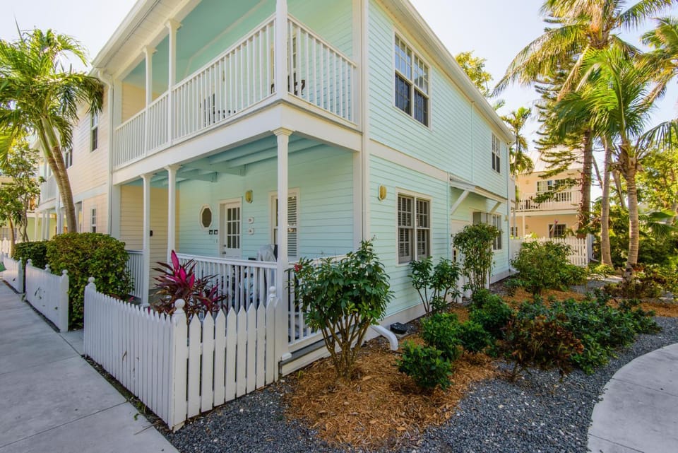 A SUNSET POOLSIDE House in Key West