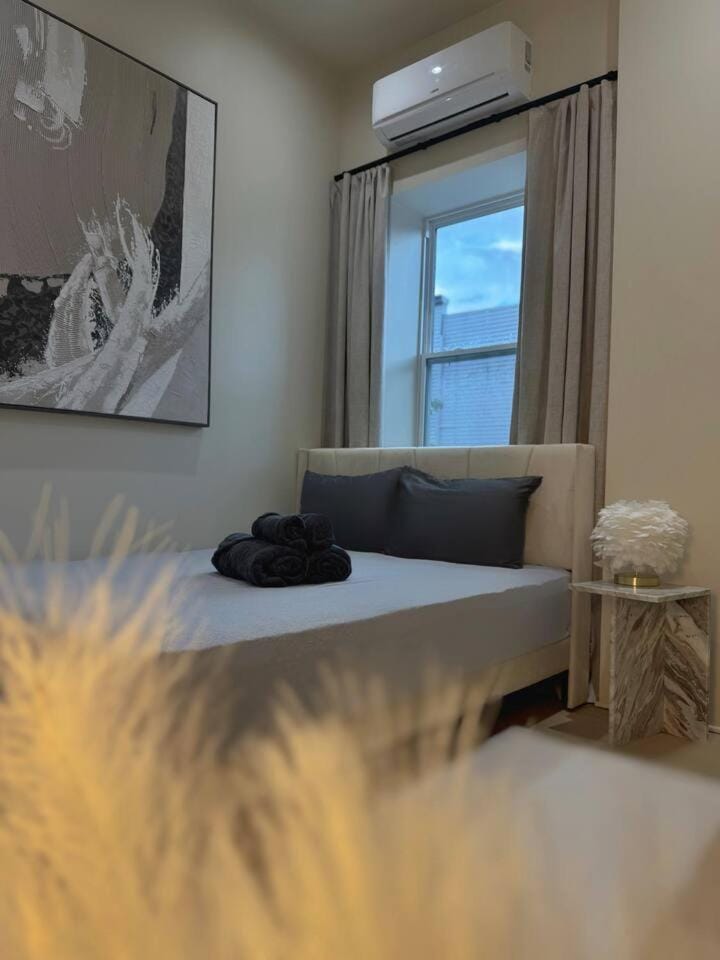2 Beds • Free Parking • City View • Urban Escape Apartment in Pittsburgh