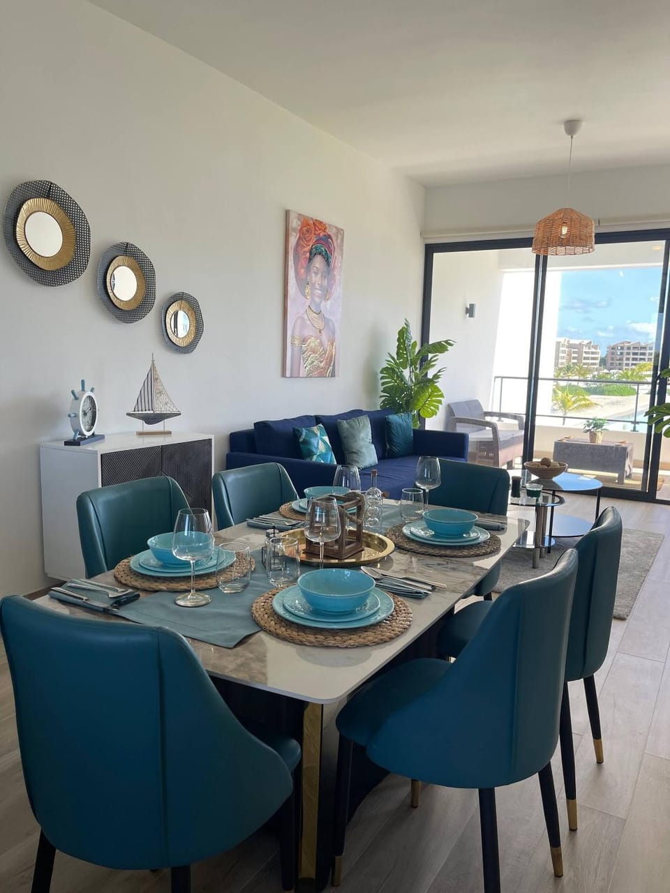 Communal lounge/ TV room, Decorative detail, Dining area