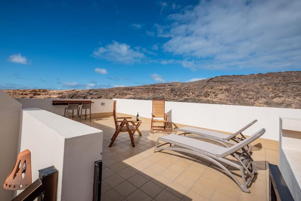 Natural landscape, Mountain view, sunbed