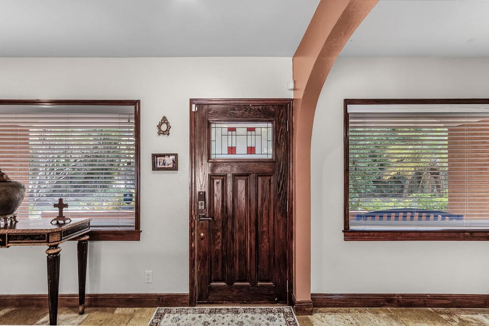 Family Pool Home With Guesthouse House in Fort Myers