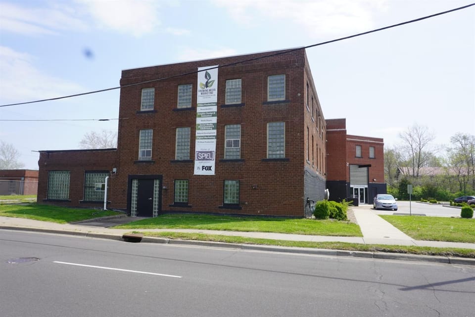 Converted Historic Suite Full Kitchen, 3rd Flr Hotel in Carbondale
