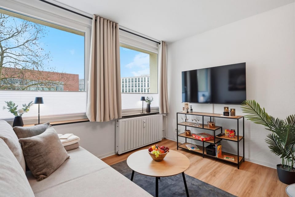 TV and multimedia, Living room, Seating area, Evening entertainment, internet, internet