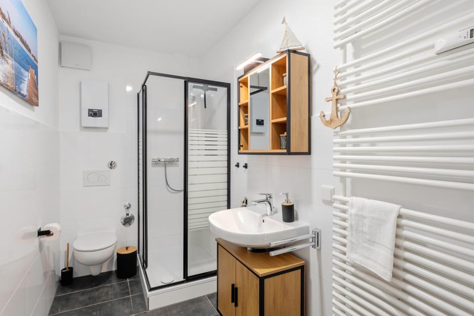 Shower, Bathroom, towels