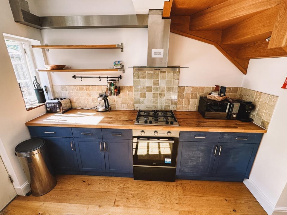 Kitchen or kitchenette, Communal kitchen