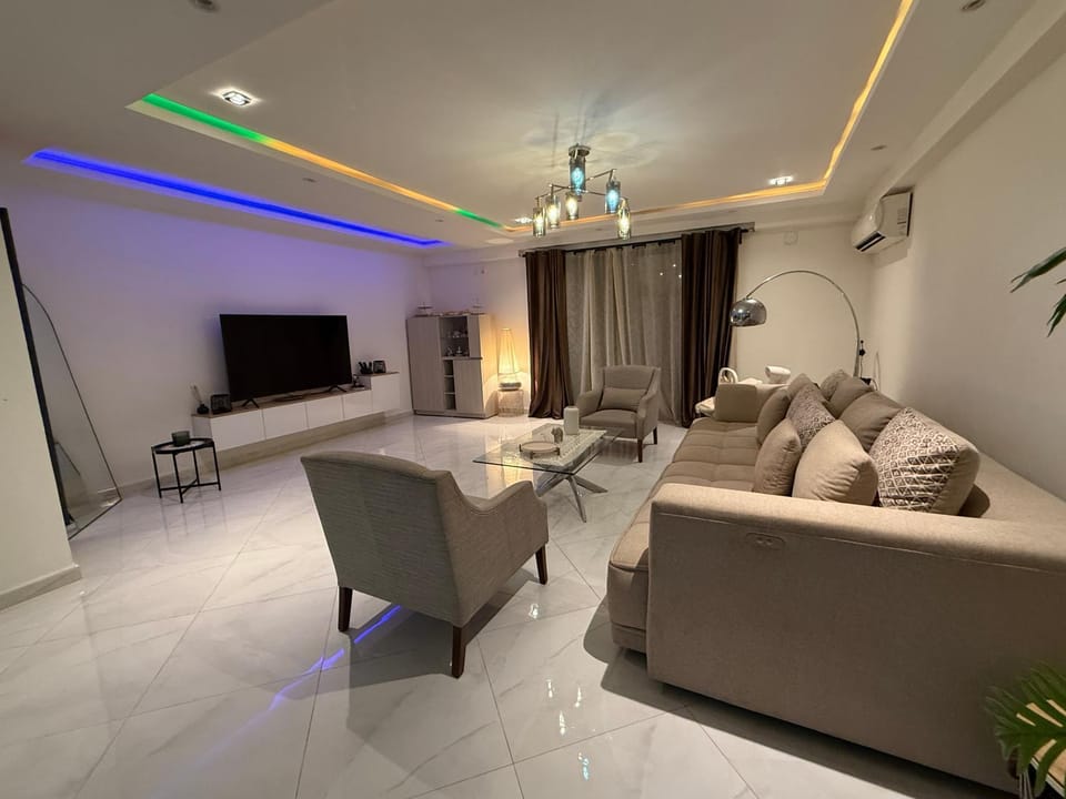 Apparemment F4 moderne et spacieux avec piscine et jardin Apartment in Algiers [El Djazaïr]