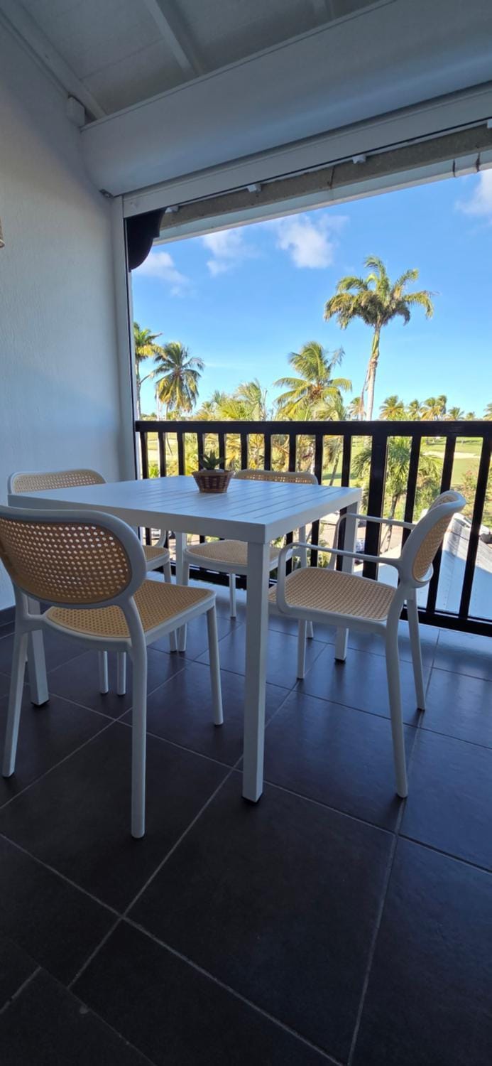 Natural landscape, View (from property/room), Balcony/Terrace, Dining area