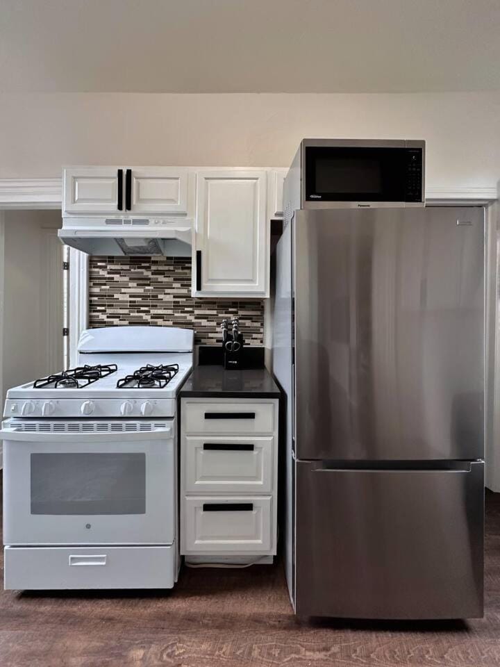 2 Bedrooms • Warm & Historic Stay • Free Parking Apartment in Pittsburgh