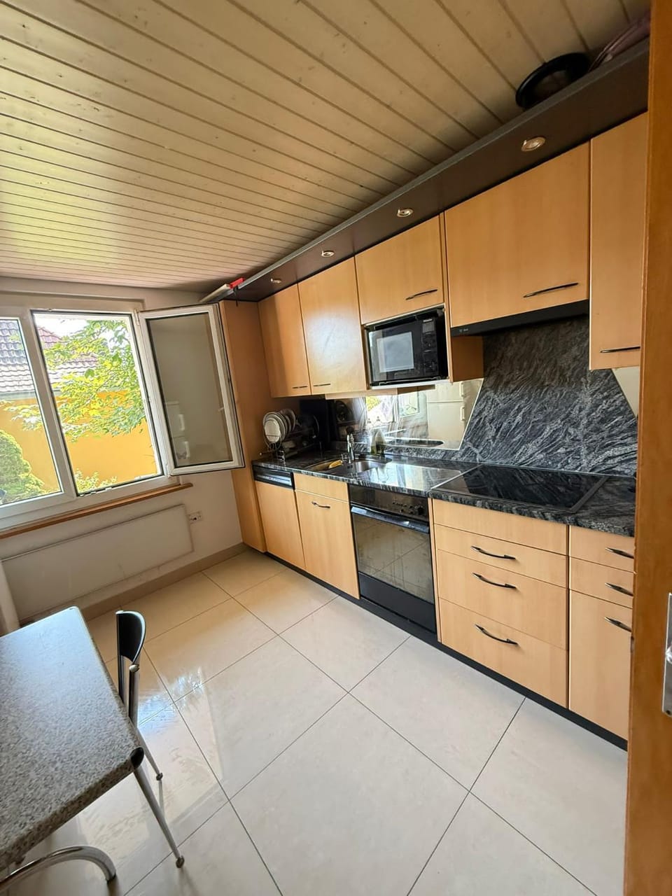 Large room, shared kitchen and bath, near station Apartment in Canton of Bern (Region)