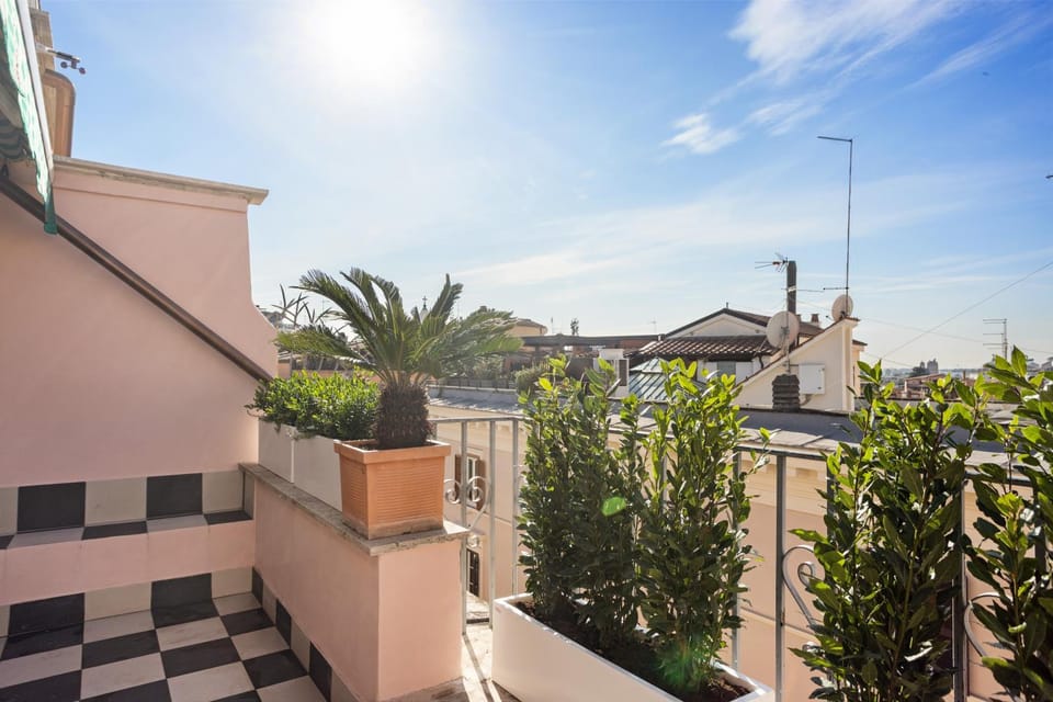 View (from property/room), Balcony/Terrace, Floor plan