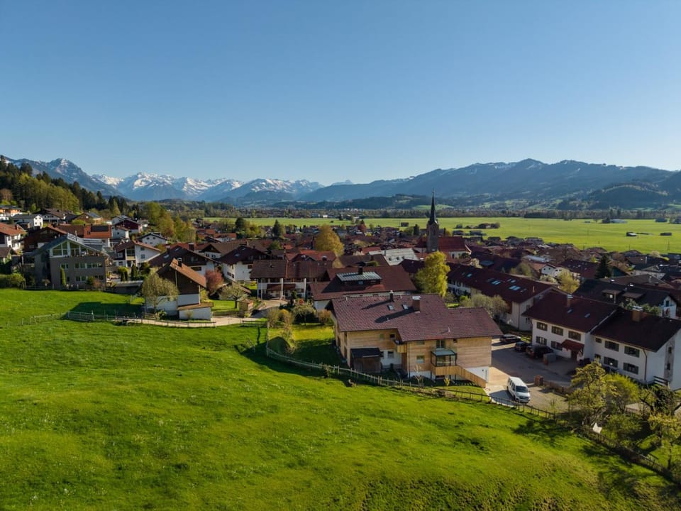 Property building, Spring, Neighbourhood, Natural landscape, Bird's eye view, Mountain view
