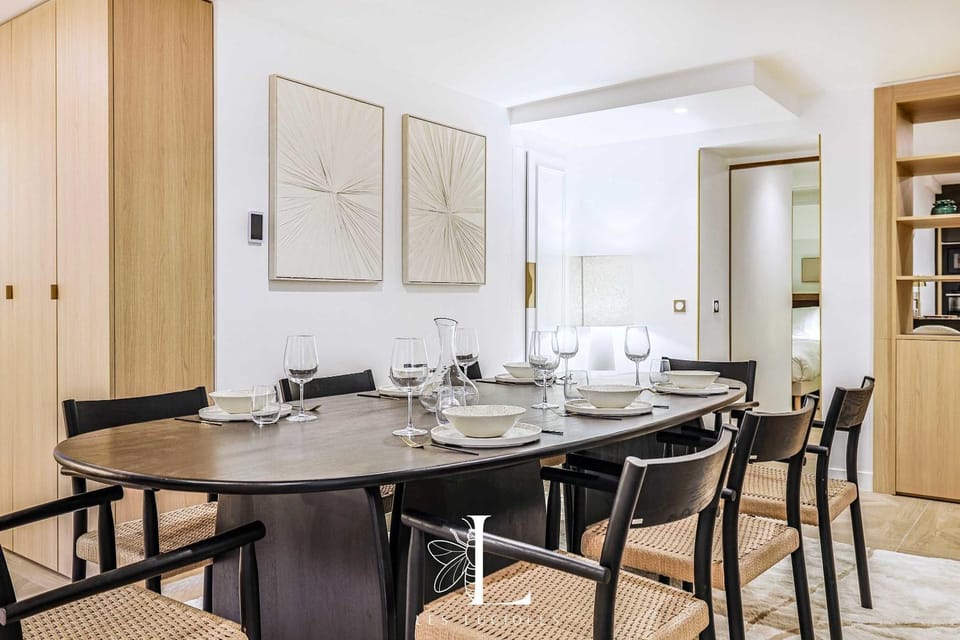 Dining area, furniture