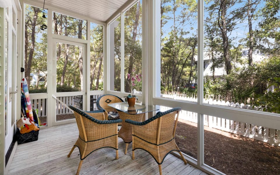 Ingles Nest House in Seaside