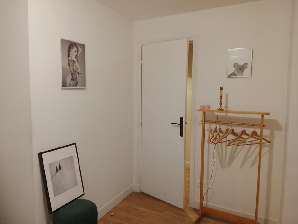 Gare Montparnasse 1mins,center, bd St Germain, 5mins Eiffel tour ,Notre Dame of Paris ,quartier Latin,amusing place Vacation rental in Paris