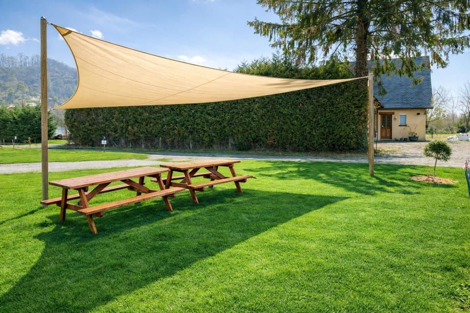 Garden, Dining area