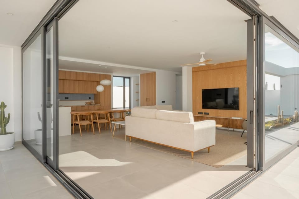 Kitchen or kitchenette, Living room, kitchen