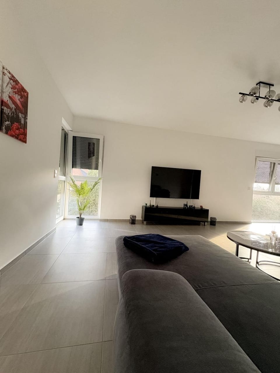 Communal lounge/ TV room, TV and multimedia, Living room, Seating area, Evening entertainment