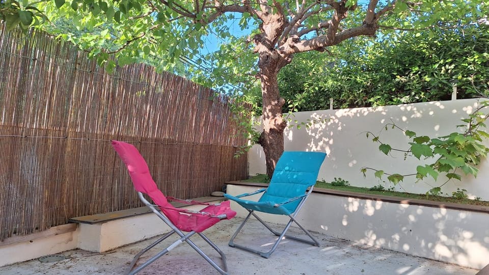 Patio, sunbed