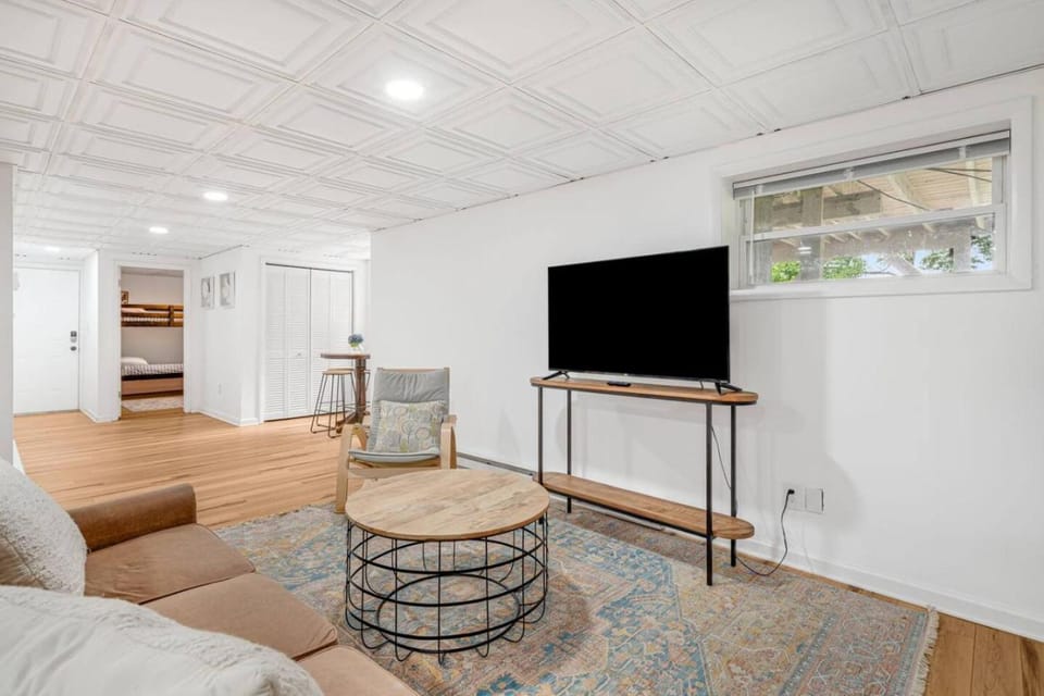 Saddle Hills Unit 2 - Cozy Mountain Stay, 5 Minutes to Downtown and Hiking Apartment in Watauga