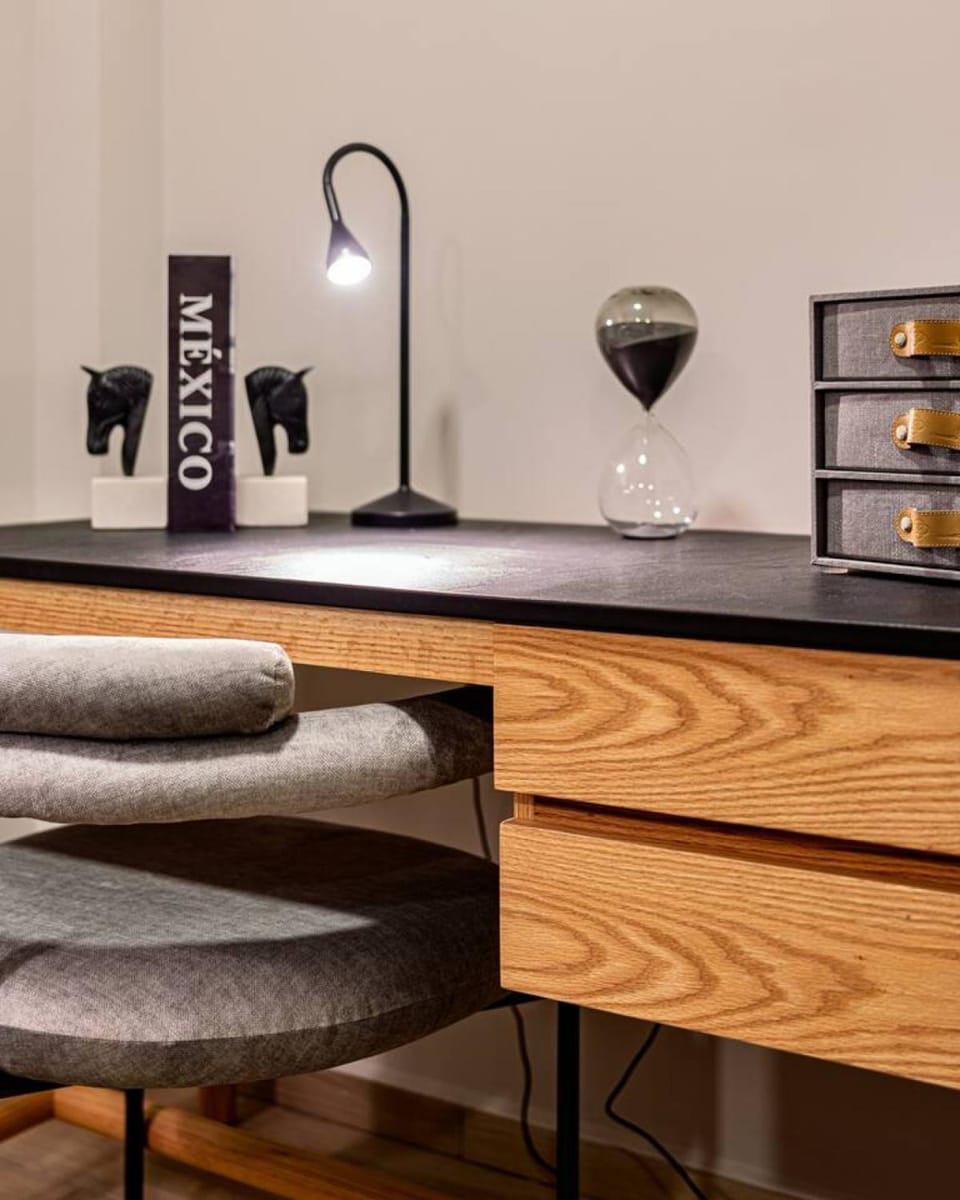 Del Valle Getaway Workspace and Secure Parking Apartment in Mexico City