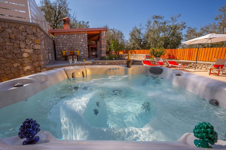 Hot Tub, Open Air Bath
