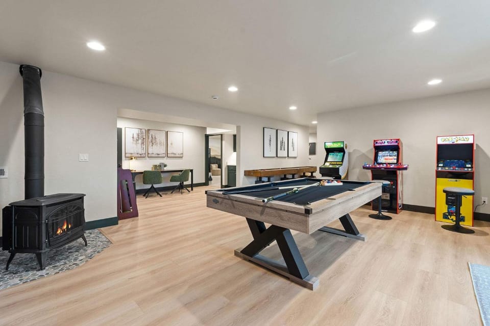 Luxe Mtn Retreat Near Flathead Lake & Glacier Park House in Lakeside